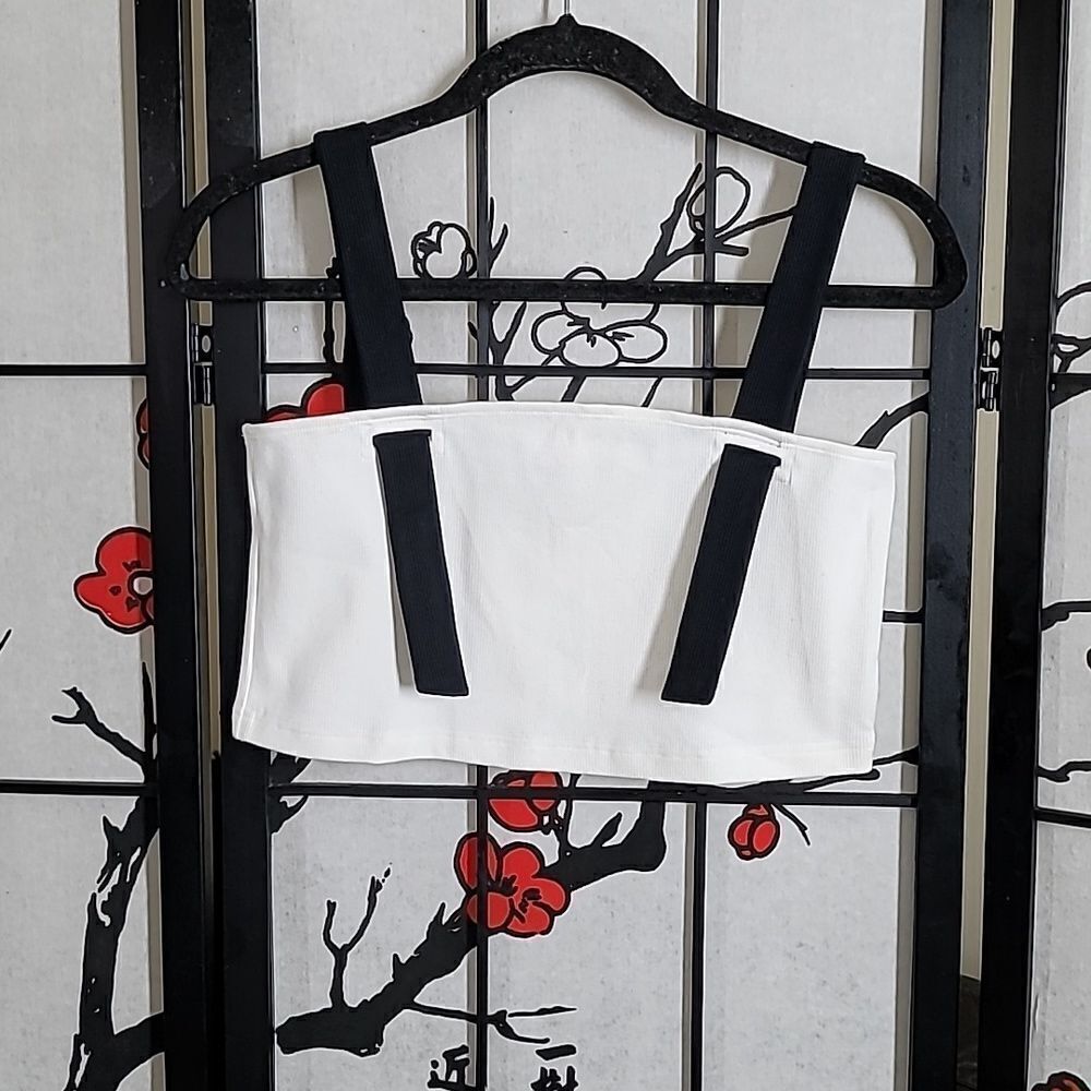 Lattelier Black/ White Cotton Blend Crop Top